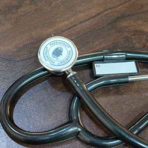 Stéthoscope pédiatrique à tête unique avec alimentation manuelle, certifié CE, mesure du rythme cardiaque, tube en laiton pour usage hospitalier et clinique - Product Image 2
