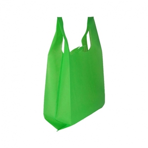 Sacs d'épicerie T-shirt à provisions réutilisables écologiques Sacs en PP non tissé vert Fabricant vietnamien Emballage en plastique Meilleur prix - Product Image 1