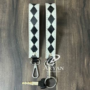 Regalo de empresa personalizado de lujo Pedido a granel Servicio OEM Logotipo personalizado Muñequera Llaveros Muñequera de cuero a cuadros genuino de lujo - Product Image 1