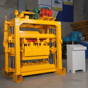 เครื่องปั้นอิฐกึ่งอัตโนมัติ QTJ4-40เครื่องทำอิฐบล็อกปูพื้นสำหรับเครื่องจักรทำอิฐทรายดิบ - Product Image 1