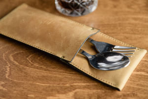 Porta Cubiertos de Cuero Genuino Estilo Vintage, Ecológico y de Lujo para Restaurante, Organizador de Cubiertos Enrollable Resistente LCH-0026 - Product Image 4