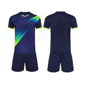 Kits de football personnalisés par sublimation à bas prix en tissu polyester de haute qualité anti shirk kits de vêtements de sport de football - Product Image 4