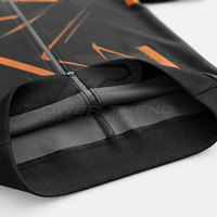 Blouson de sport respirant pour homme à col montant avec logo frontal, fermeture éclair intégrale, idéal pour la gym, la course, l'entraînement et les tenues d'équipe (vente en gros)