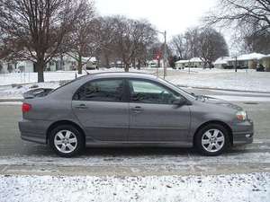 Toyota Corolla Sport berline automatique 2006 - Turbo 3.0L V6 5 places, sièges en tissu, pneus R19, airbags - Product Image 3