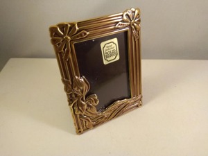 Charmant cadre à motif floral doré porte-photo décoratif élégant affichage de table vintage pour photos œuvres d'art souvenirs cadeaux - Product Image 2