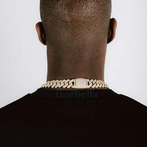 Cadena de Eslabones Cubanos Baguette de Plata 925 Maciza de 19mm Chapado en Oro de 18K Tachonado con Joyería Fina de Moissanita VVS - Product Image 2