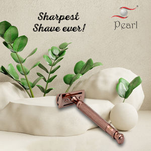 Maquinilla de afeitar reutilizable para hombre, de color vino colorete, experiencia de aseo afilada con material de metal y latón - Product Image 3