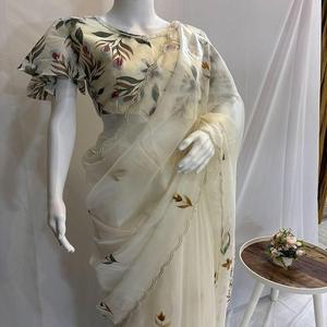 Sari de organza suave para mujer adulta con estampado floral, borde de perlas talladas a mano Dena, bordado de perlas, hecho en India - Product Image 1