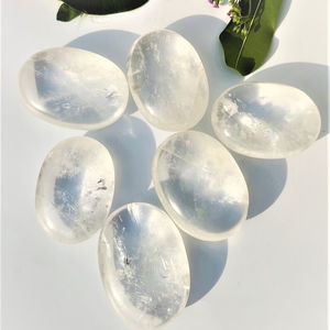 Pierre de cristal de quartz clair de qualité supérieure, style Feng Shui, pierre naturelle polie, forme ovale, pour la décoration de la maison - Product Image 1