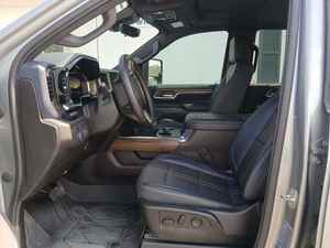 USADO, Silverado 3500HD High Country 2024, Cabina Doble, Diésel, Tracción en las Cuatro Ruedas, Volante a la Izquierda, Interior Oscuro, Asientos de Cuero, ACC - Product Image 3