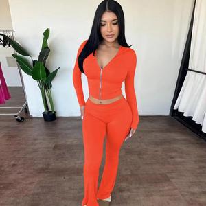 Conjunto personalizado de otoño con capucha para mujer, Chaqueta corta con bolsillo y cremallera, conjuntos de jogging de terciopelo, chándales de terciopelo - Product Image 2