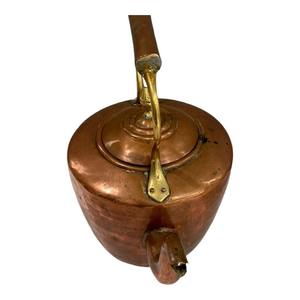 Hervidor de cobre pesado hecho a mano con acabado pulido ideal para la preparación elegante del té y el diseño interior rústico del hogar - Product Image 5