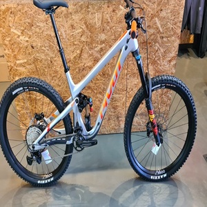 Bicicleta de Montaña Quality P i v o t Firebird Shimano Deore XT Lista para Enviar - Product Image 1