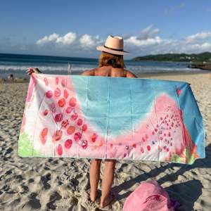 Serviette de plage de voyage de luxe personnalisée avec impression artistique, séchage rapide, motif tropical estival original et sac de piscine de luxe - Product Image 4