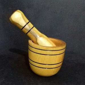 Mortier et pilon en bois équilibré offrant une prise ferme améliorant la précision de broyage pour les épices, les herbes, les racines et les mélanges - Product Image 6