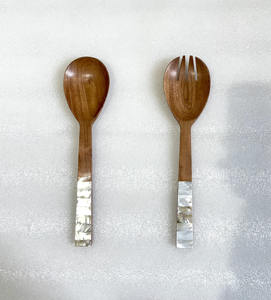 Vente chaude Style populaire longue poignée en résine bois d'acacia ustensiles de service outils à salade en bois ensemble de serveur à salade - Product Image 6