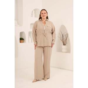 Veste pour femme grande taille avec manches plissées et taille à cordon, beige - Product Image 4