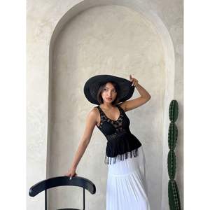 เสื้อผู้หญิงสีดำแบบสายรัดประดับลูกไม้ ขายส่ง - Product Image 2