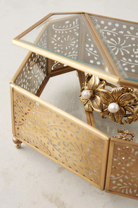 Joyero de latón rectangular lujoso hecho a mano con pantalla de cristal personalizada Hermosa solución de almacenamiento para anillos y pendientes - Product Image 2