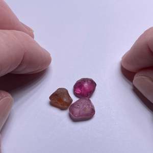 Pierre précieuse naturelle œil de chat grenat rouge, forme cœur, 8 mm, polie, haute qualité, pierre minérale - Product Image 2