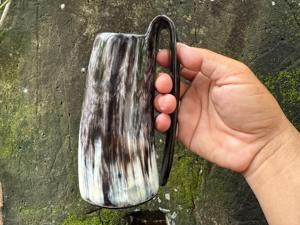 Chope en corne de Viking de qualité supérieure, artisanale, en corne naturelle, pour hydromel, bière et autres boissons à thème médiéval. - Product Image 5