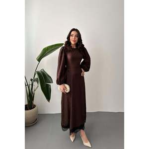 Vestido Largo Marrón con Cinturón y Detalles de Encaje Repujado - Marrón - Product Image 2