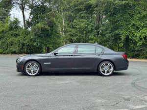 BMW Serie 7 740Li Convertible 2013, Tracción en las Cuatro Ruedas, Motor Diésel de 4 Cilindros en Línea, Transmisión Automática, Asientos de Cuero, Cámara Trasera, Techo Corredizo, Faros LED, Usado - Product Image 2