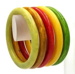 Brazalete de Resina de Moda Sostenible Moderna de Artizon Studio, Colores y Patrones Personalizables, Joyería Hecha a Mano de Alta Calidad y Ecológica - Product Image 5