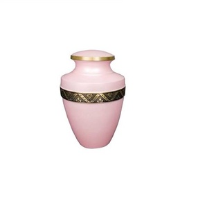 Nouvelle urne funéraire en laiton de style américain, durable et personnalisable, pour cendres humaines, vente en gros, Inde - Product Image 1