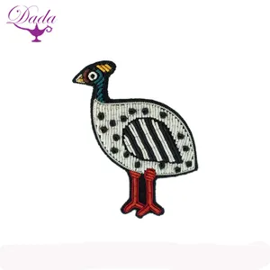 アフリカン鶏ブローチ手刺繍ブローチバッジ地金ワイヤーファッションジャケットインド中国刺繍パッチモチーフブレザークレスト