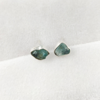 Juego de pinzas de Aguamarina de Plata de Ley 925, pendientes de tuerca de cristal con piedra natal chapada en oro, tachuelas de piedras preciosas naturales, piedra principal Esmeralda
