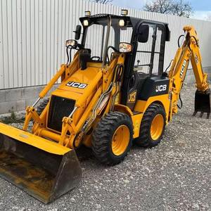 Performances Stables, Chargeuse-pelleteuse JCB 1CX, Faible Coût d'Entretien avec Godet Mélangeur Multifonctionnel Universel - Product Image 3