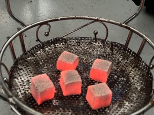 ถ่านก้อนกะลามะพร้าวสำหรับมอระกู่ความร้อนสูงและรูปแบบเปลวไฟคงที่และเปลือก - Product Image 4