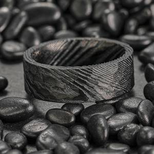 แหวนแต่งงานเหล็กดามัสกัสแบบทุบสำหรับผู้ชายวงแหวนหมั้น8มม. มีดอุตสาหกรรมไทเทเนียมสั่งทำได้จากผู้ผลิตโดยตรง - Product Image 2