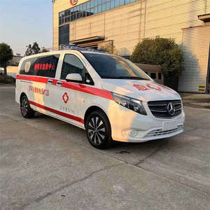 Ambulancia Privada de Emergencia 4x4, Vehículo de Rescate Médico de Lujo Personalizable, Asientos de Cuero, Techo Panorámico, Automático - Product Image 3