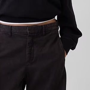 Sudadera Corta Premium para Mujer con Tela de Felpa Suave y Diseño de Hombros Caídos Cómodo para Compradores al por Mayor Precio de Fábrica 2026 - Product Image 4