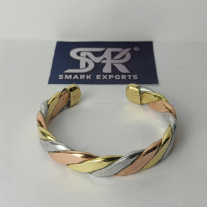 Promotion Exceptionnelle Bracelet en Cuivre Torsadé pour Soulagement des Douleurs de l'Arthrite, Manchette de Thérapie Magnétique Cuivrée pour la Santé et la Guérison - Product Image 1