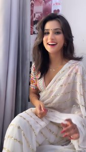 Precio al por mayor Servicio OEM Marca India y Pakistán Ropa Mujer Sarees para bodas y fiestas Listo para usar Ropa de mujer - Product Image 3