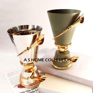 Brûleur d'encens doré décoratif fantaisie avec support de feuilles Brûleur Bakhoor pour l'utilisation de parfum d'intérieur à la maison Mabkhar - Product Image 2