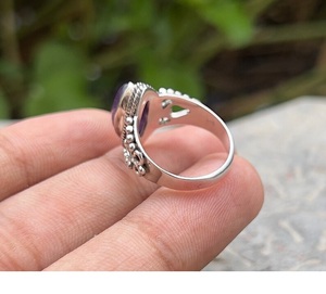Aura Boosting Anillo de amatista hecho a mano Plata de Ley 925 Diseño minimalista Piedra preciosa natural Tamaño personalizado Regalo perfecto para ella - Product Image 2