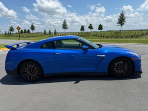 2023 BLUE G TR Convertible AWD, Caja de Cambios Automática, Volante a la Izquierda, Asientos de Cuero, Cámara Trasera, Interior Oscuro, Usado - Product Image 2