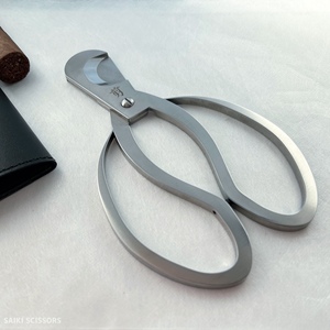 Tijeras para cigarros Ultimate hechas a mano y forjadas en Japón, con una afilado y suavidad inigualables. - Product Image 6