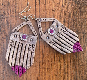 ต่างหูหนังแกะสลักมือสไตล์ตะวันตกสินค้ามาใหม่ต่างหูรูปหยดน้ำตาสุดน่ารักสำหรับผู้หญิงเครื่องประดับแฟชั่นหนัง - Product Image 5