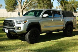 Toyota Tacoma TRD Off-Road Double Cab 4x4 6 vitesses manuelles, 2022, en excellent état, 24 000 miles, moteur V6 3,5 litres, pack technologique - Product Image 2