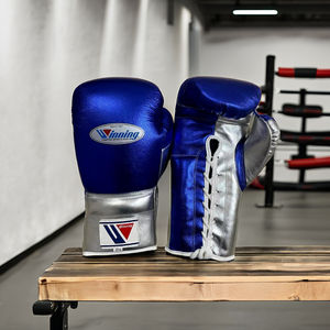 Guantes de Boxeo MMA de Primera Calidad, Antideslizantes, Absorbentes de Humedad, Cierre de Velcro, Hechos a Medida, Cuero Genuino ATTIRE - Product Image 1
