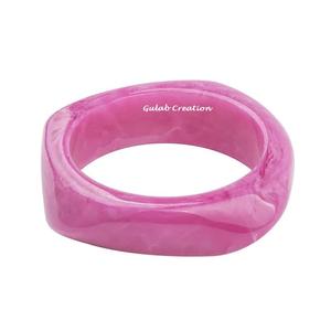 Bracelet jonc en résine jaune fait à la main bijoux de mode épais légers pour femmes avec fini brillant - Product Image 4