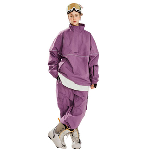 ชุดสกีสั่งทำราคาส่ง ชุดสกี OEM สำหรับกิจกรรมกลางแจ้ง ชุดสกีแบบกำหนดเอง ระบายอากาศได้ดี กันน้ำ เสื้อแจ็คเก็ตสกีสีม่วง - Product Image 4