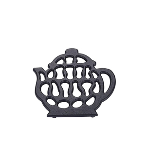 Salvamanteles de hierro fundido de alta resistencia en forma de hervidor de agua, salvamanteles decorativos a prueba de herrumbre para cocina o mesa de comedor, patrón de tetera encantador Vintage - Product Image 3