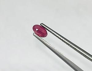 Verre rubis naturel 3x5MM remplissant une pierre précieuse ovale taillée à facettes pour la fabrication de bijoux - Product Image 2