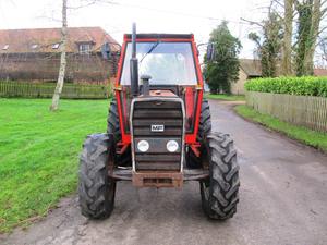 Tractor de Ruedas Massey Ferguson 265, 4WD, 60HP, Transmisión por Engranajes, Larga Vida Útil - Product Image 4
